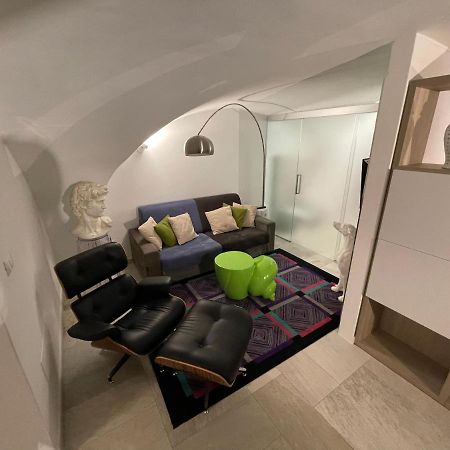 Appartement Loft “Cinema Galleria” à Bari Extérieur photo