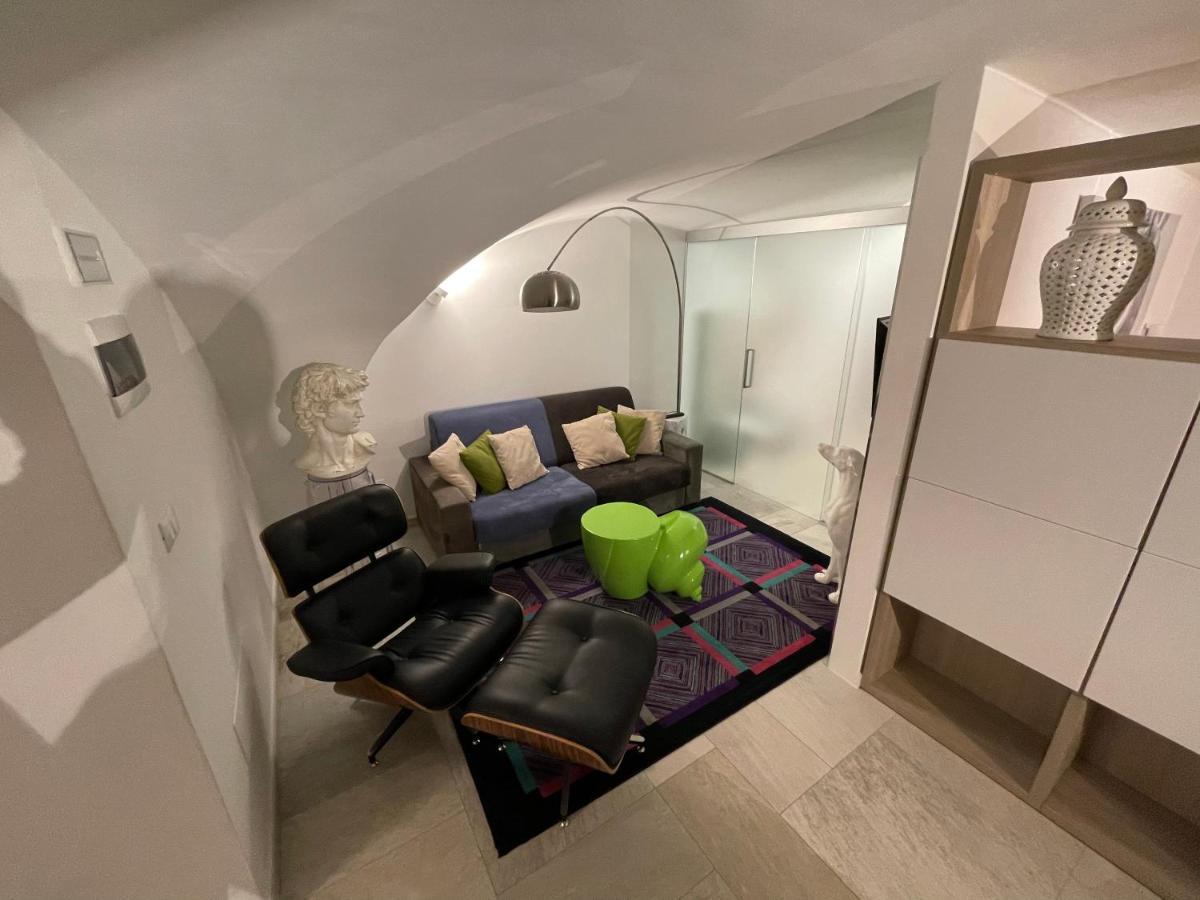 Appartement Loft “Cinema Galleria” à Bari Extérieur photo