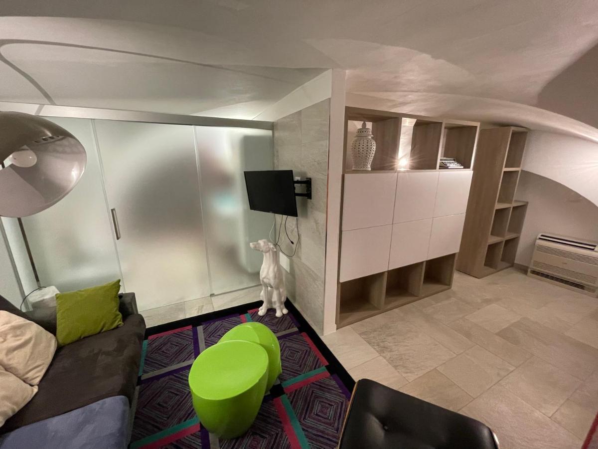 Appartement Loft “Cinema Galleria” à Bari Extérieur photo
